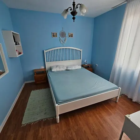 Apartment Entire Floor W Multiple Bedrooms 2 Baths Kitchen Center Pomorie